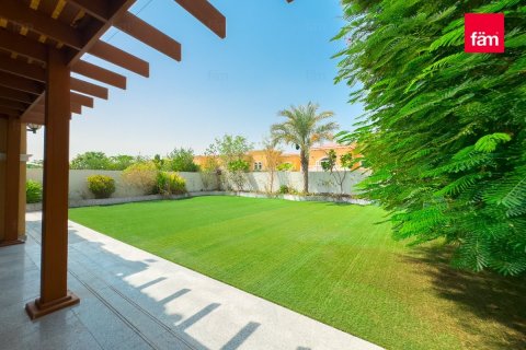 Villa de 5 dormitorios  No. 116029 3
