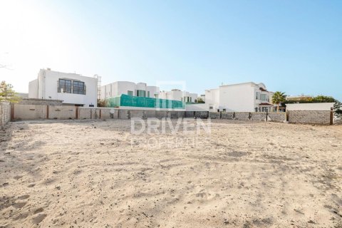 1117.62m² Land in Umm Suqeim, UAE No. 200474 10