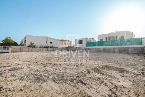 1117.62m² Land in Umm Suqeim, UAE No. 200474 4