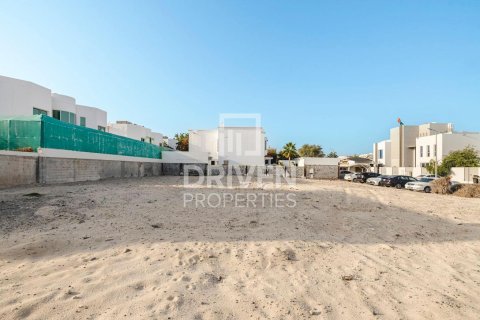 1117.62m² Land in Umm Suqeim, UAE No. 200474 9