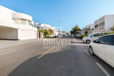 1117.62m² Land in Umm Suqeim, UAE No. 200474 3