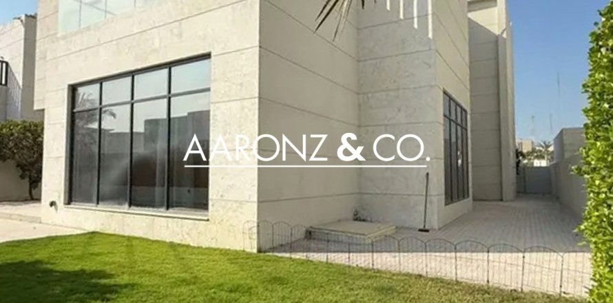 4 bedrooms Villa  No. 132821