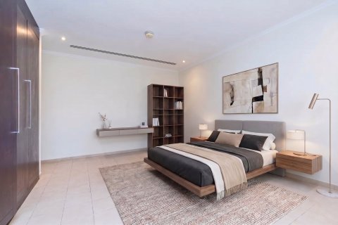 Вилла с 4 спальнями в Jumeirah Islands, ОАЭ №205780 8