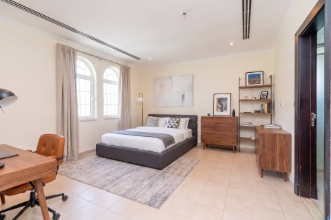 Вилла с 4 спальнями в Jumeirah Islands, ОАЭ №205780 7