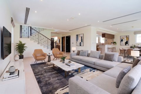 Вилла с 4 спальнями в Jumeirah Islands, ОАЭ №205780 3