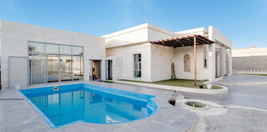 Вилла с 4 спальнями  №124535