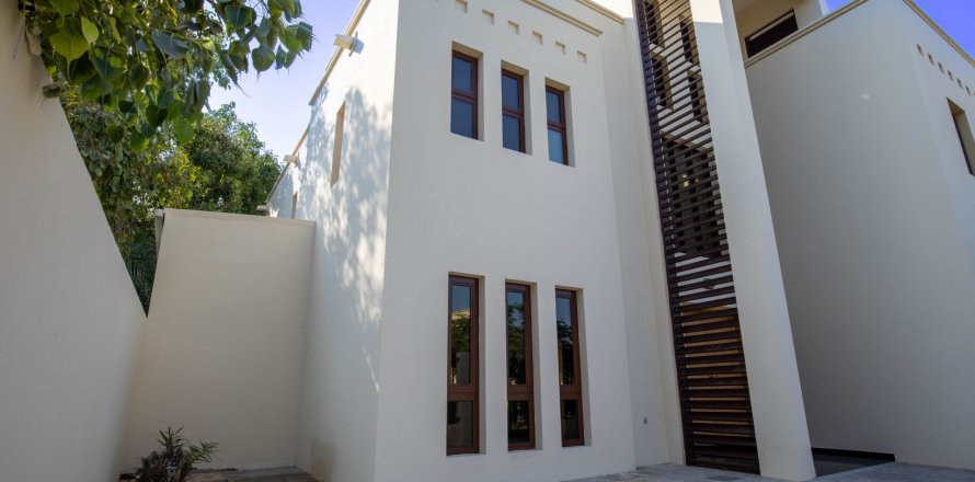 Таунхаус с 4 спальнями  №124541