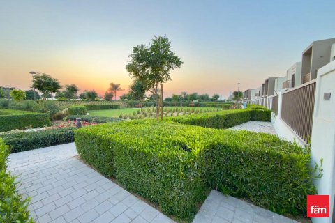 Townhouse de 3 dormitorios en Dubai, UAE No. 123316 13