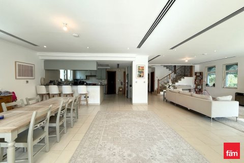 Villa de 4 dormitorios en Jumeirah Park, UAE No. 123321