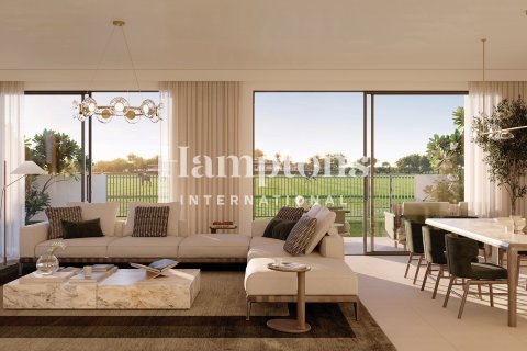 Villa de 4 dormitorios en Dubai, UAE No. 143077 8