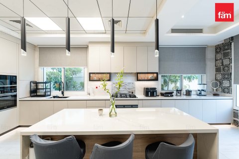 5 bedrooms Villa in Dubai, UAE No. 186358 6