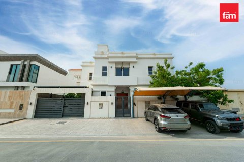 5 bedrooms Villa in Dubai, UAE No. 186358