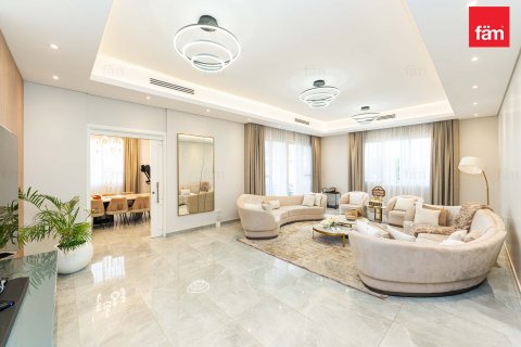 5 bedrooms Villa in Dubai, UAE No. 186358 3