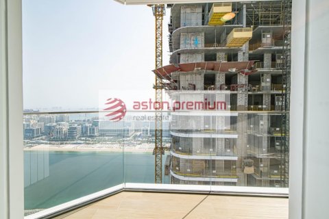 Квартира с 2 спальнями в EMAAR Beachfront, ОАЭ №186359 11