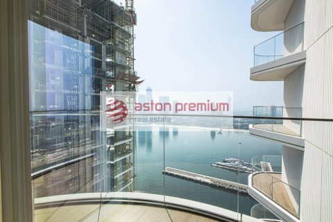Квартира с 2 спальнями в EMAAR Beachfront, ОАЭ №186359 23