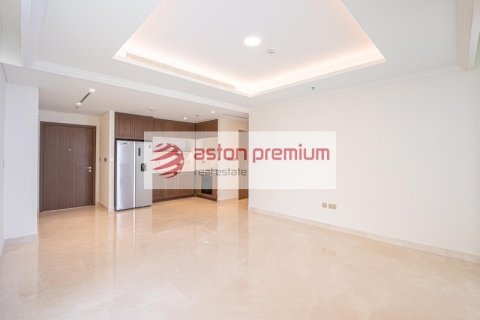 Квартира с 2 спальнями в EMAAR Beachfront, ОАЭ №186359 3