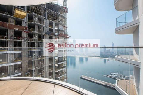Квартира с 2 спальнями в EMAAR Beachfront, ОАЭ №186359 10