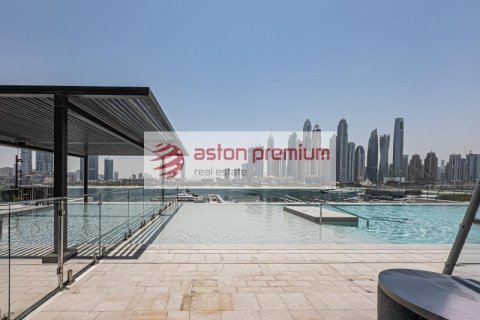 Квартира с 2 спальнями в EMAAR Beachfront, ОАЭ №186359 25