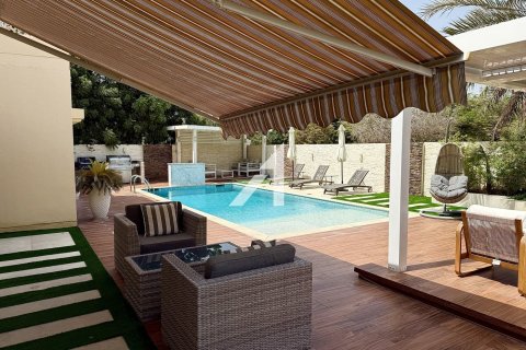 Вилла с 5 спальнями в Meadows, ОАЭ №140130 26