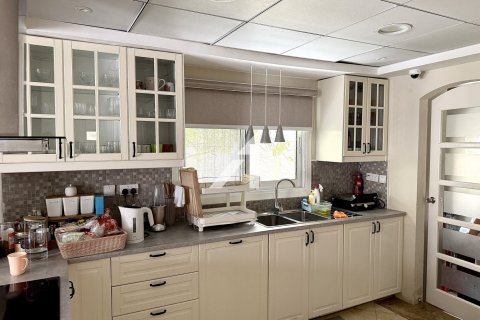 Вилла с 5 спальнями в Meadows, ОАЭ №140130 3