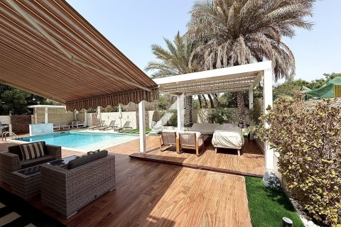 Вилла с 5 спальнями в Meadows, ОАЭ №140130 29