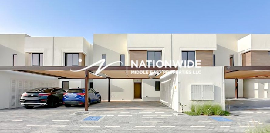 3 bedrooms Townhouse in Abu Dhabi, UAE No. 92264
