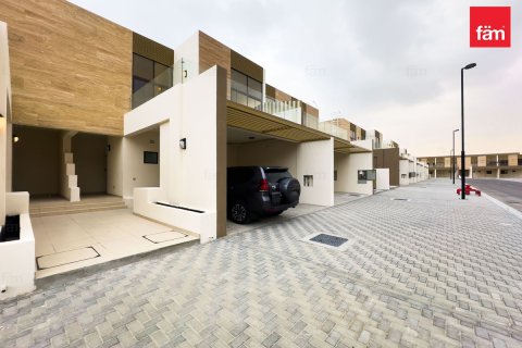 Villa de 4 dormitorios  No. 134704