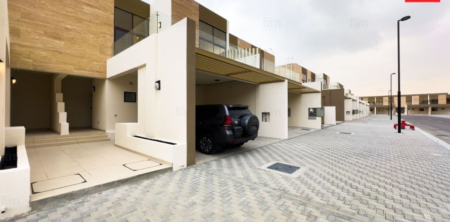 Villa de 4 dormitorios  No. 134704