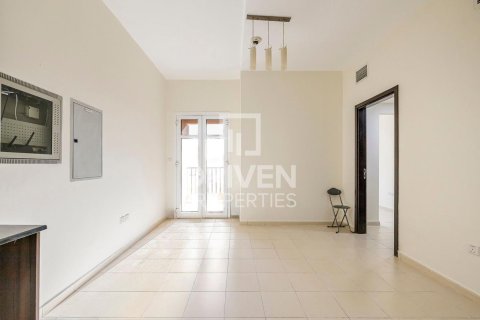 Apartment de 1 dormitorio en District 15, UAE No. 191168