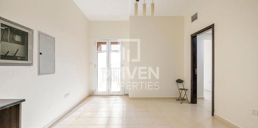 Apartment de 1 dormitorio en District 15, UAE No. 191168