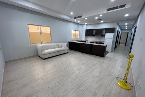 2 bedrooms Apartment in Bani Jamra, Bahrain No. 105437 2
