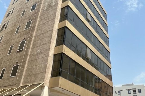 Edificio de en Al Hidd, Bahrain No. 105435 1