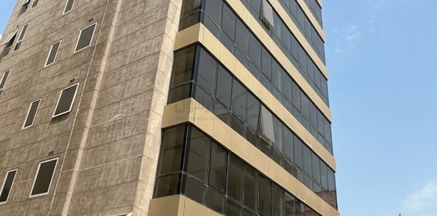 Edificio de en Al Hidd, Bahrain No. 105435