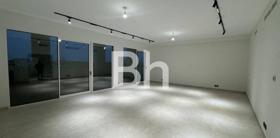 3 bedrooms Apartment  No. 114219