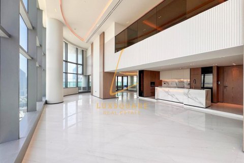 3 bedrooms Penthouse in Dubai, UAE No. 198891