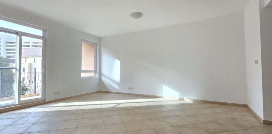 Apartment de 2 dormitorios en Motor City, UAE No. 185230