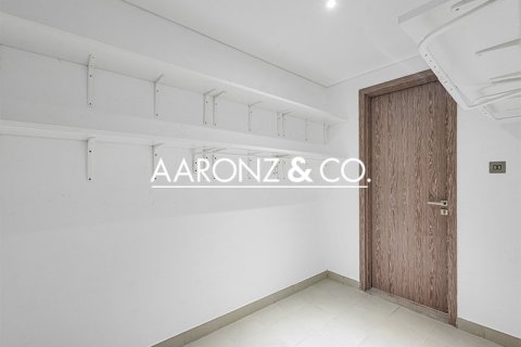 Apartment de 2 dormitorios en LIV Residence, UAE No. 132966 24