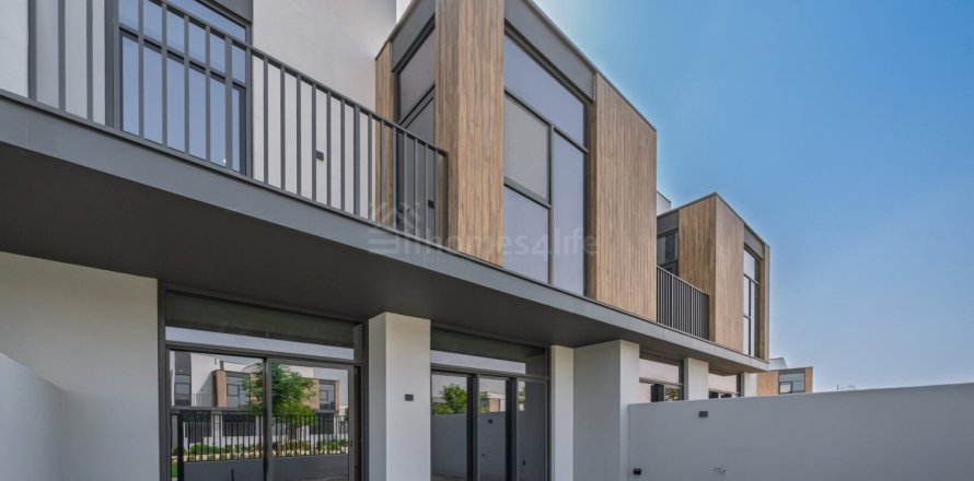 Вилла с 3 спальнями в Мудон, ОАЭ №146477