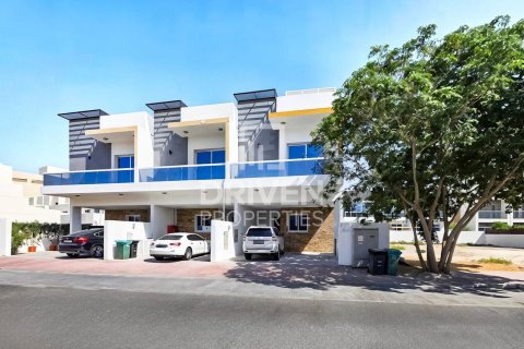 3 bedrooms Townhouse in Jumeirah Village Triangle, UAE No. 84203 12