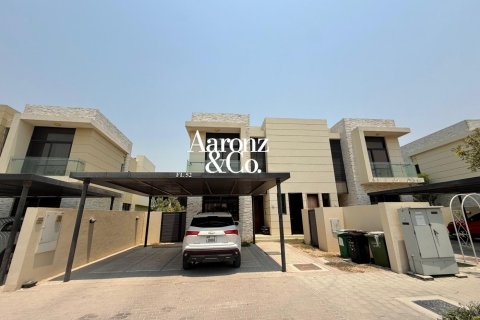 3 bedrooms Villa in DAMAC Hills (Akoya by DAMAC), UAE No. 168555
