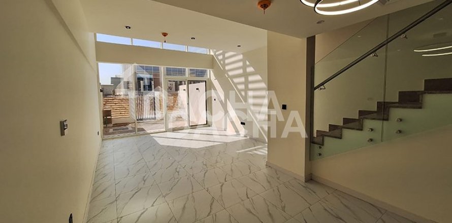 Townhouse de 2 dormitorios en Dubai Land, UAE No. 155811