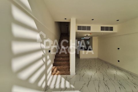 Townhouse de 2 dormitorios en Dubai Land, UAE No. 155811 6
