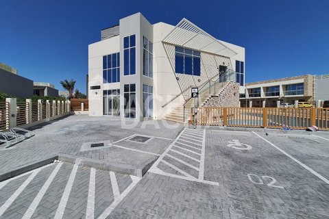 Townhouse de 2 dormitorios en Dubai Land, UAE No. 155811 3