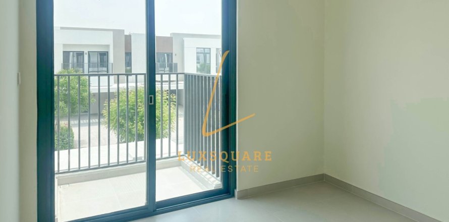 3 bedrooms Villa in Dubai South (Dubai World Central), UAE No. 140854