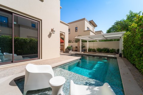 Villa de 4 dormitorios en Dubai, UAE No. 199831 4