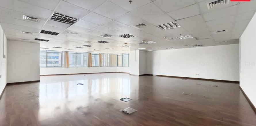 117.7m² Office in Dubai, UAE No. 199465