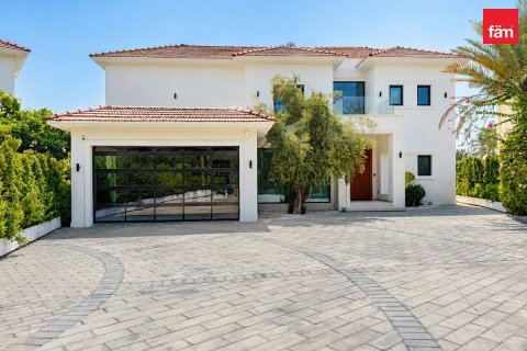 Villa de 4 dormitorios en Jumeirah Islands, UAE No. 205530