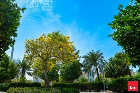 Apartment de 2 dormitorios en Al Barsha, UAE No. 148547 8