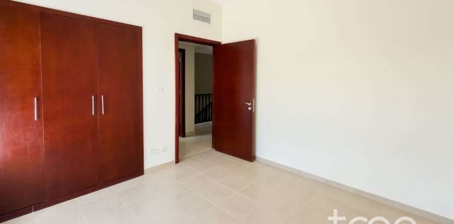 Villa de 3 dormitorios en Arabian Ranches, UAE No. 173963