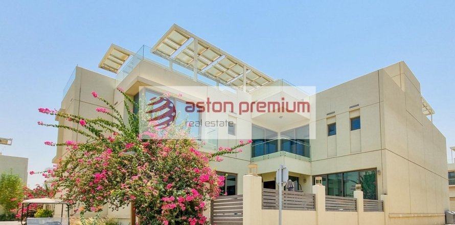 4 غرف نوم فيلا  رقم 133100